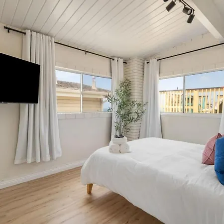 Gorgeous Beachside Bliss Ocean View Walk2Strand